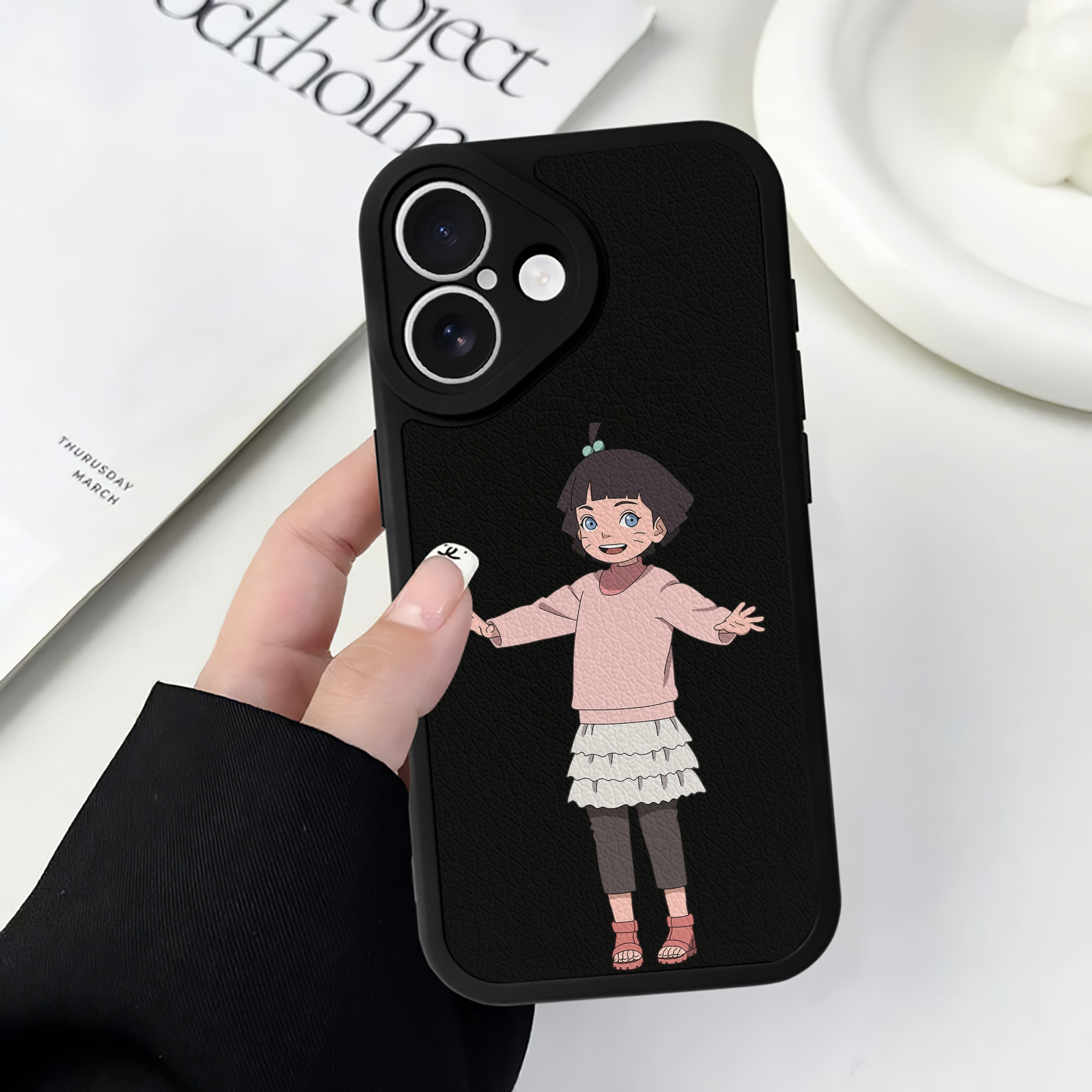（画像用） NARUTO -ナルト- うずまき ヒマワリ Uzumaki Himawari 【iPhone 16シリーズ対応】シリコンスマホケース（レザー調） 材質：シリコン